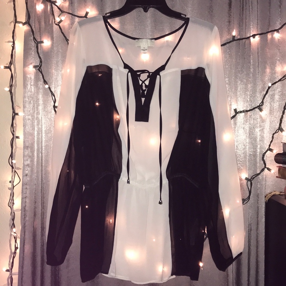🍊Forever 21 Sheer Black & White Top🍊